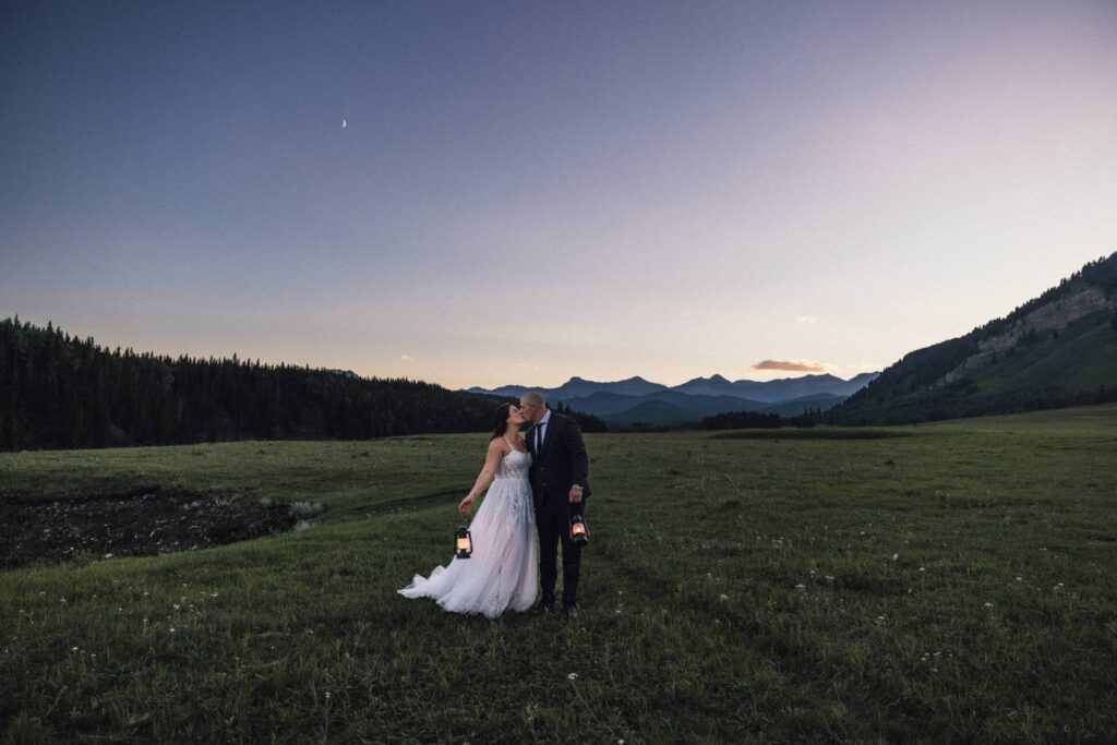 lantern photos for a wedding 