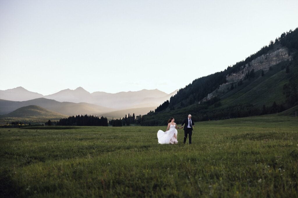 elopement couple dancing in the kananaskis alberta