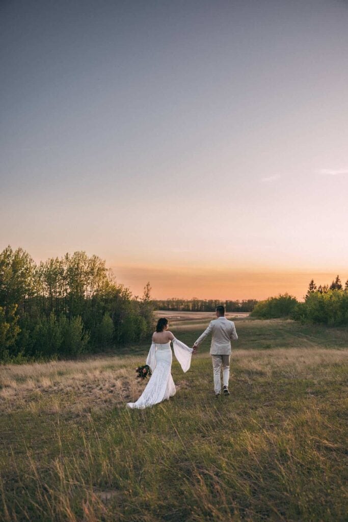 elk island retreat elopement wedding / 12 places to elope in alberta
