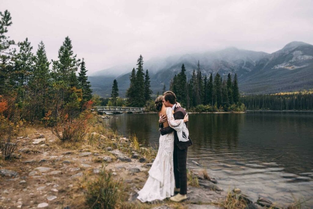 Pyramid lake island wedding in jasper national park / jasper elopement wedding photographer /12 places to elope in alberta