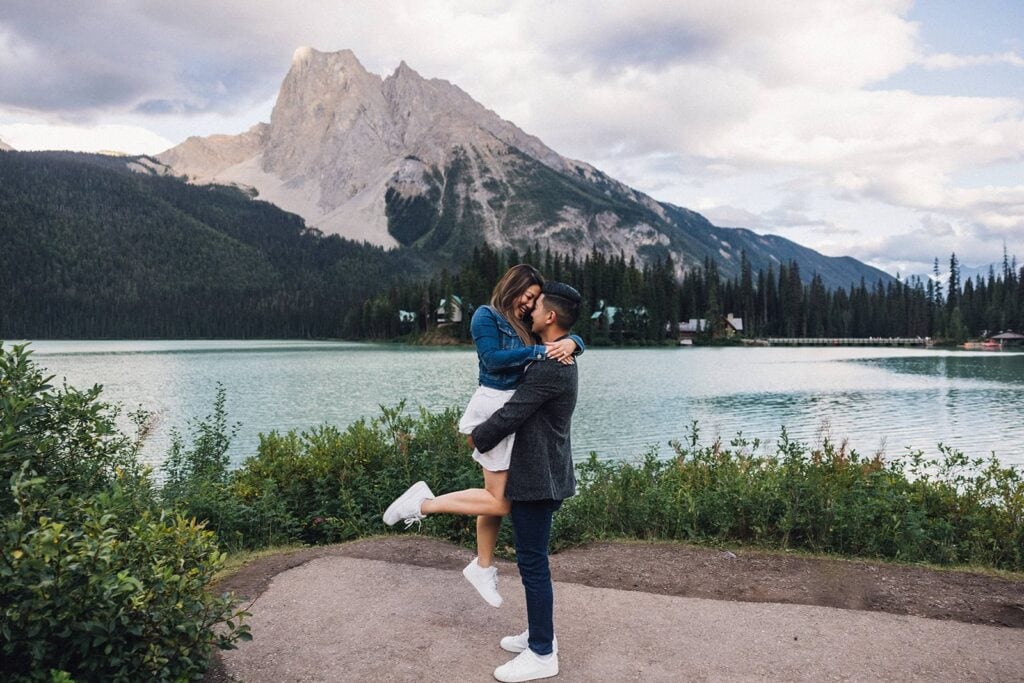 emerald lake lodge elopement wedding in yoho national park / 12 places to elope in alberta
