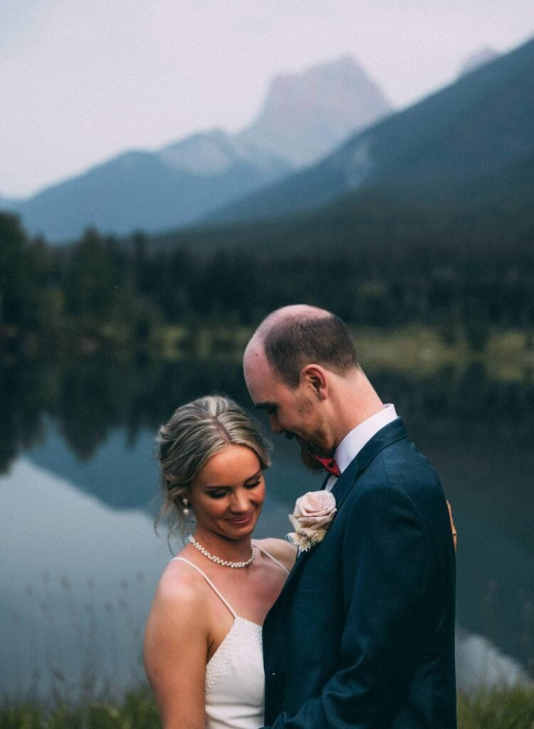 quarry lake elopement at sunset in canmore alberta / canmore elopement wedding photographer / 12 places to elope in alberta