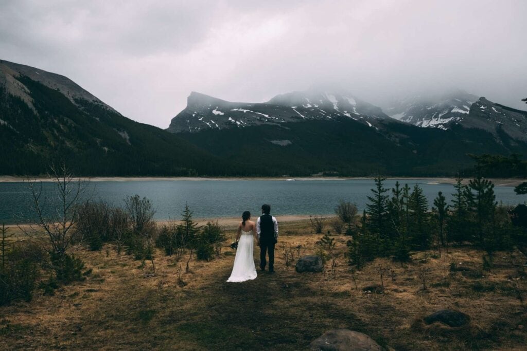 spray lake in the kananaskis elopement / kananaskis elopement wedding photographer / 12 places to elope in alberta