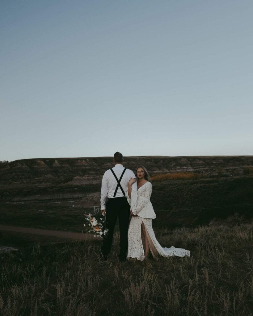 the little church in drumheller / drumheller elopement wedding photographer / 12 places to elope in alberta
