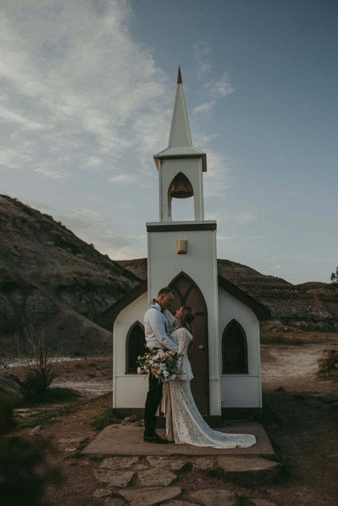 the little church in drumheller / drumheller elopement wedding photographer / 12 places to elope in alberta /12 places to elope in alberta