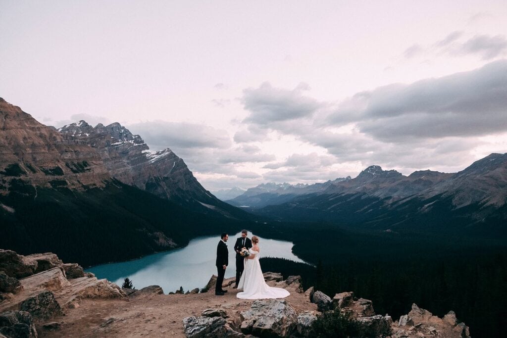 banff national park elopement wedding / 12 places to elope in alberta