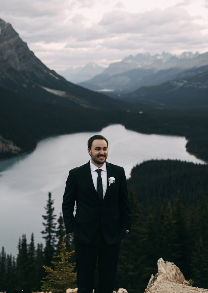 groom portraits at peyto lake in banff national park