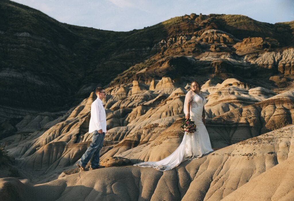 Sunset elopement portraits in the Alberta badlands